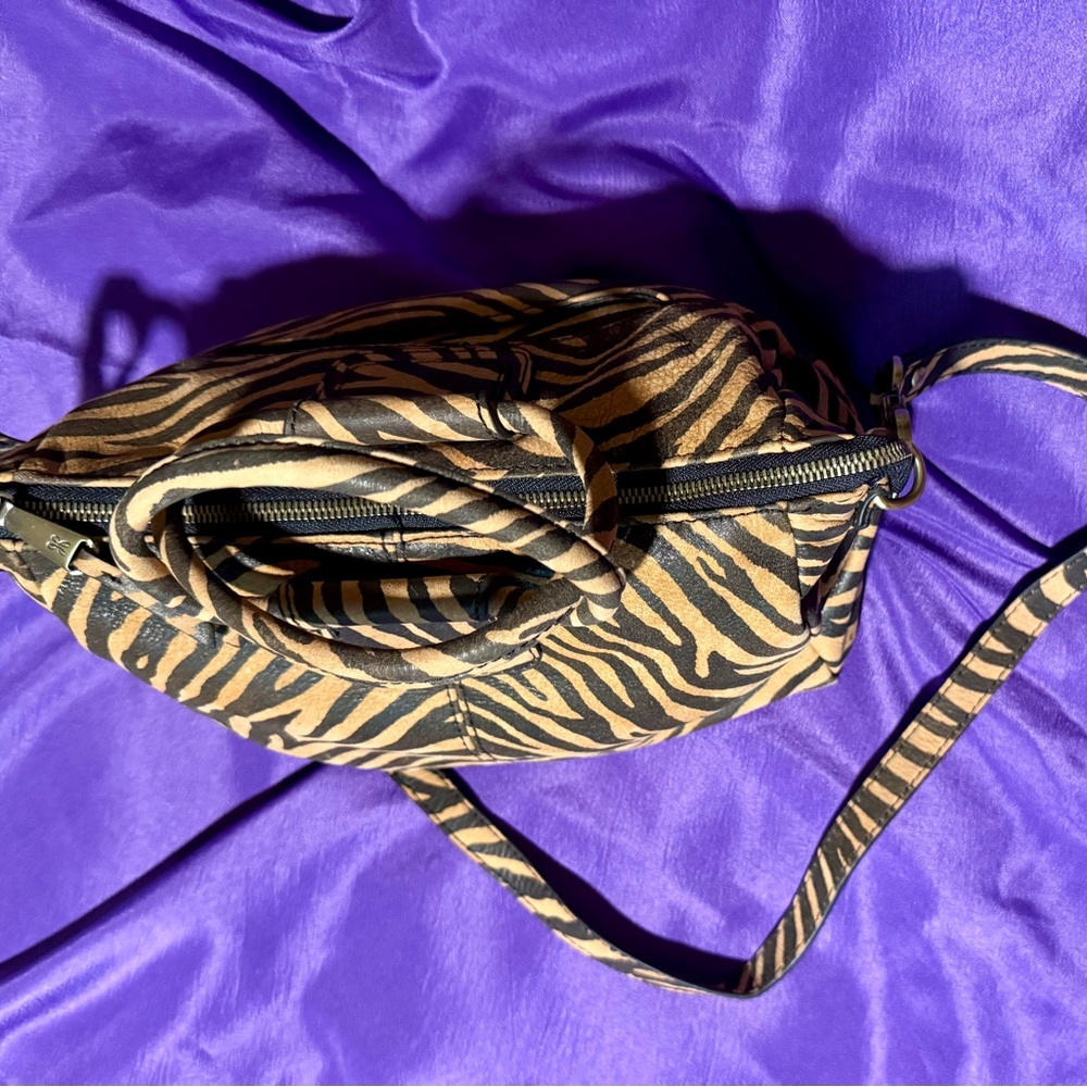 NEW* HOBO International *ZEBRA *Sheila* LEATHER Satchel Crossbody Bag Brass Hard - Picture 5 of 13